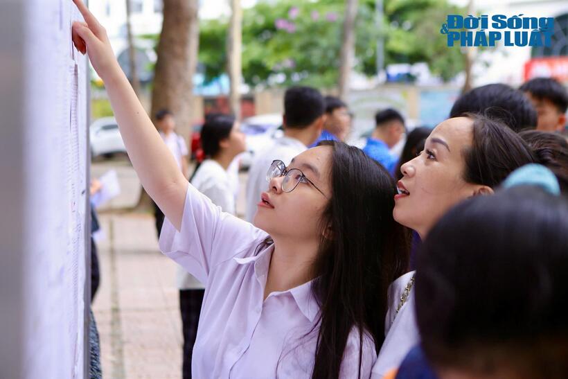 Gần 103.000 thí sinh tại Hà Nội chính thức bước vào môn thi đầu tiên - Ngữ Văn trong kỳ thi tuyển sinh lớp 10 công lập năm 2025 vào sáng 7/6