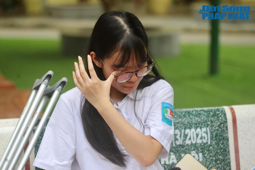 Bảo Hân bật khóc vì tiếc nuối cho bài thi lần này chưa như mong đợi