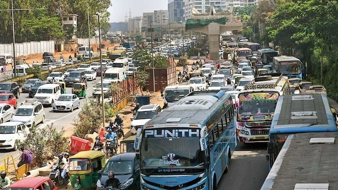 Người đàn ông tử vong trên đường đi cấp cứu vì tắc đường. Ảnh: India Today