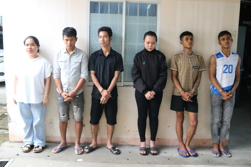 Các đối tượng tại cơ quan công an. Ảnh: Báo Dân trí.