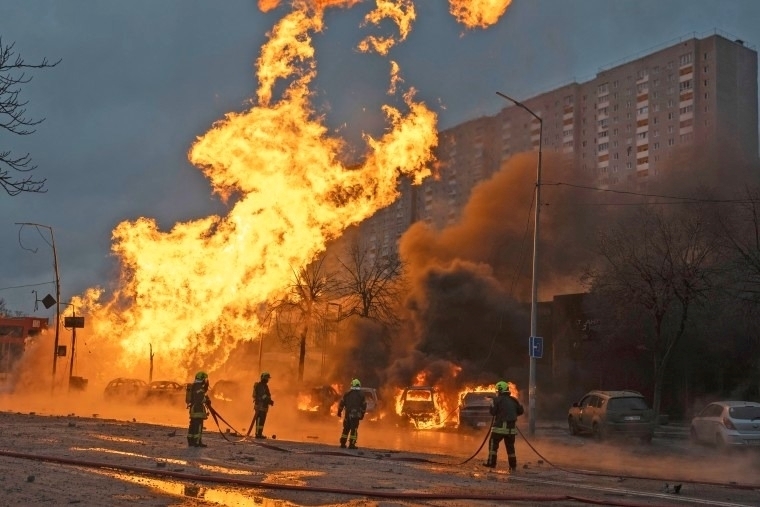 Nga tuyên bố tấn công trả đũa Ukraine. Ảnh: NBC News