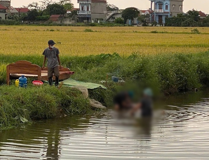 Hiện trường nơi phát hiện thi thể người đàn ông. Ảnh: VietNamNet