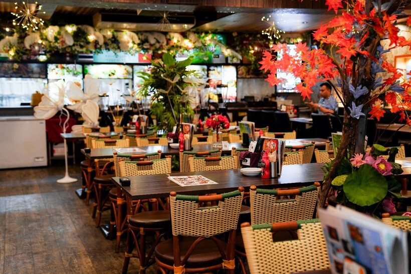 Nhà hàng Asia Yatai Mura (Nhật Bản) đặt những chai tương ớt Chinsu trên bàn như một lựa chọn gia vị ăn kèm với nhiều món ăn