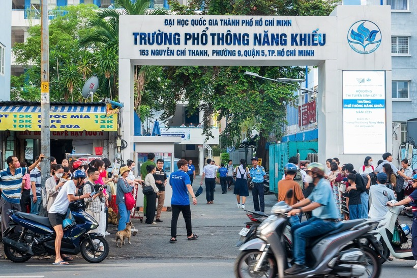 Kỳ thi vào lớp 10 của Trường Phổ thông Năng khiếu (Đại học Quốc gia TP.HCM) diễn ra trong hai ngày 24/5 - 25/5. Ảnh: Thanh Niên
