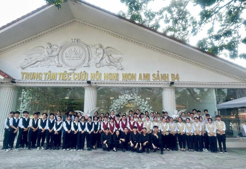 Tập thể nhân sự trẻ, năng động dưới sự dẫn dắt của Lê Mậu Quyền