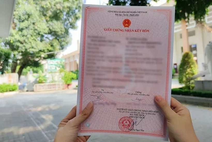 TP Hà Nội mở đợt cao điểm tích hợp dữ liệu hôn nhân lên ứng dụng VNeID, tiến tới cắt giảm thủ tục cấp giấy xác nhận tình trạng hôn nhân. (Ảnh: Pháp luật TP.HCM)