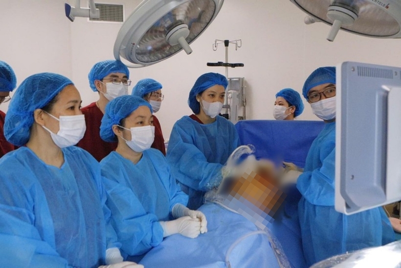 Sau can thiệp, tình trạng tràn dịch màng phổi giảm rõ rệt, phổi nở ra và giảm áp lực lên phổi và tim thai. Ảnh: Nhân Dân