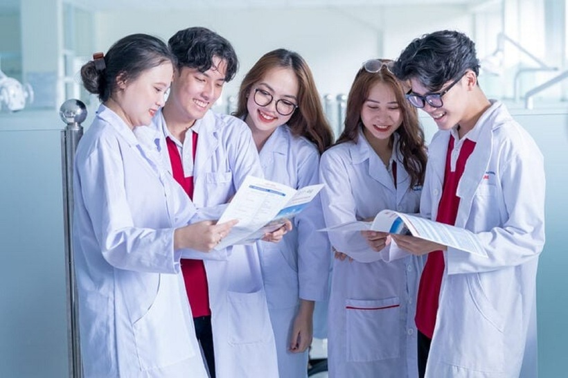 Các trường Y Dược top đầu đồng loạt bổ sung tổ hợp xét tuyển có tiếng Anh. Ảnh minh họa