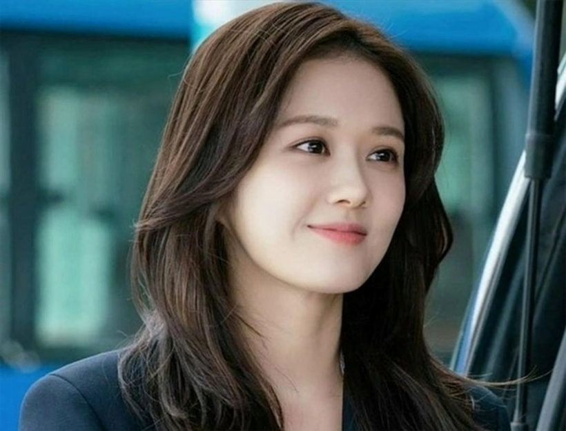Jang Nara là một trong số ít nghệ sĩ Hàn Quốc thành công rực rỡ ở cả 3 lĩnh vực gồm âm nhạc, truyền hình và giải trí tổng hợp.