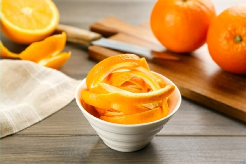 Vỏ cam chúng ta thường ăn không bao giờ nên vứt đi. Vỏ cam cũng đóng một vai trò rất quan trọng trong cuộc sống của chúng ta.