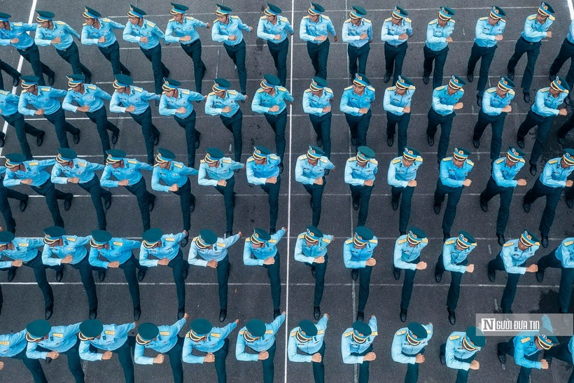 Khi bỏ tạ ra, cảm giác người nhẹ bẫng, thao tác linh hoạt rõ rệt