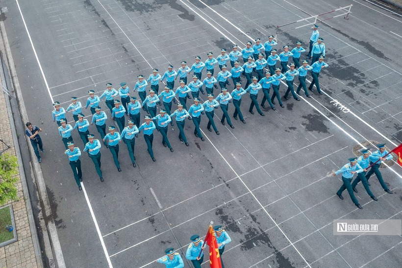 Các chiến sĩ Quân chủng Phòng không - Không quân đeo tạ chân hơn 2kg, tập diễu binh Quốc khánh 2/9 - 5