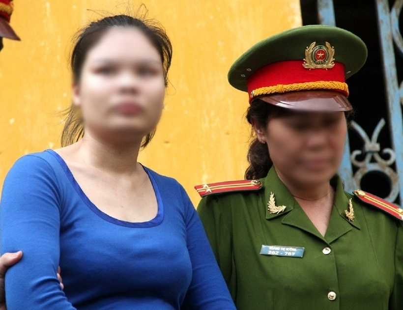 Bị cáo L. tại phiên tòa sơ thẩm hồi tháng 12/2015. Ảnh: Dân Trí