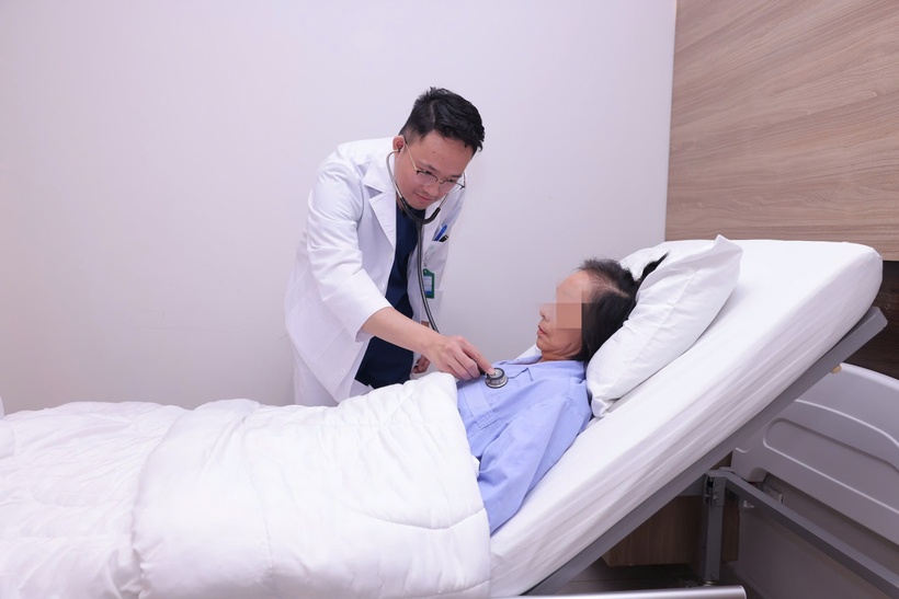 Kỳ tích sau 4 tháng điều trị khiến cả bác sĩ lẫn bệnh nhân vỡ òa. Ảnh: BSCC