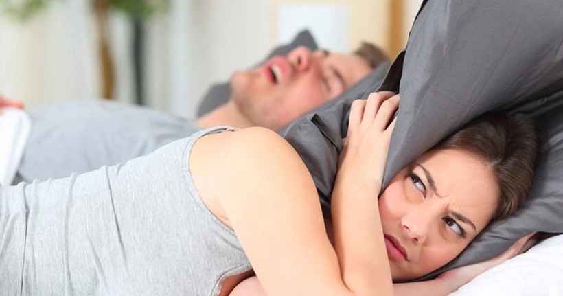 Nếu bạn hoặc người thân đang gặp phải tình trạng này, đừng lo lắng, có rất nhiều cách ngủ không ngáy hiệu quả mà bạn có thể áp dụng ngay tại nhà.