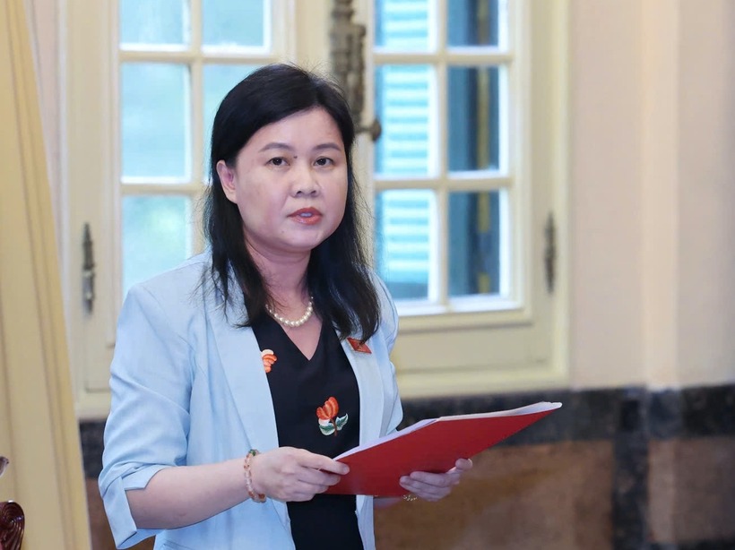 Bà Nguyễn Phương Thủy - Phó Uỷ ban Pháp luật và Tư pháp của Quốc hội tại họp báo (Ảnh: N.Quỳnh).