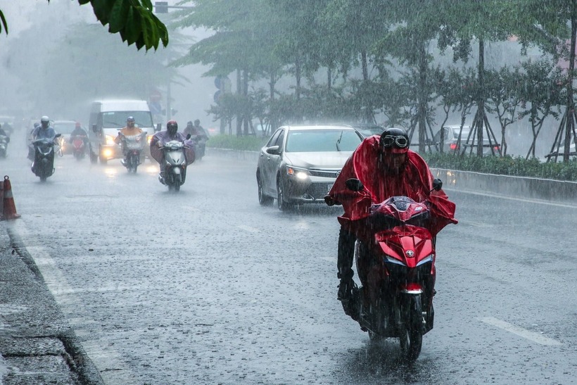 Trời tiếp tục mưa giông ở miền Bắc vào chiều tối, đặc biệt vùng núi có nhiều nơi mưa lớn. Ảnh minh hoạ.