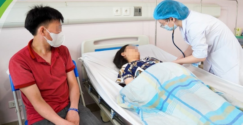 Sức khỏe con gái của người phụ nữ bị chặt chém 4,2 triệu tiền taxi đã có tiến triển tốt. Ảnh: BVCC