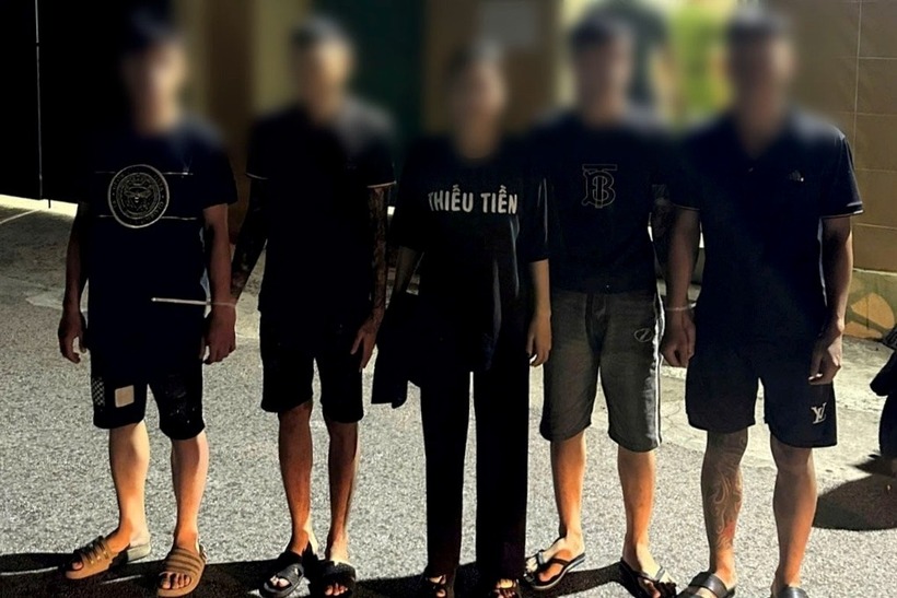 Phòng Cảnh sát hình sự Công an Hải Phòng tạm giữ 5 đối tượng cùng về hành vi gây rối trật tự công cộng. Ảnh: Dân trí
