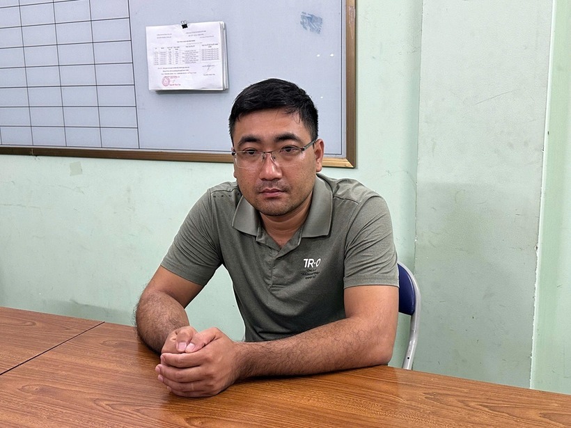 Nguyễn Trọng Long tại cơ quan công an. Ảnh: VietNamNet.
