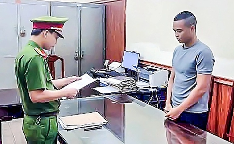 Công an tỉnh Ninh Bình đã bắt Lê Văn Hải (30 tuổi, ở xã Văn Phú, huyện Nho Quan, Ninh Bình), chủ kênh "Gia đình Hải Sen". Theo Cơ quan CSĐT Công an tỉnh Ninh Bình, đơn vị này vừa ra quyết định khởi tố vụ án hình sự, quyết định khởi tố bị can đối với Lê Văn Hải để điều tra tội "Buôn bán hàng giả là thực phẩm" quy định tại khoản 1, điều 193, Bộ luật Hình sự năm 2015.