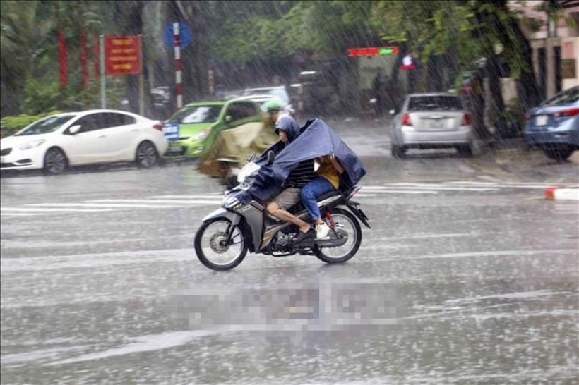 Miền Bắc hôm nay có nắng nóng cục bộ ở đồng bằng và Hòa Bình, chiều tối mưa dông mạnh. Ảnh minh hoạ.