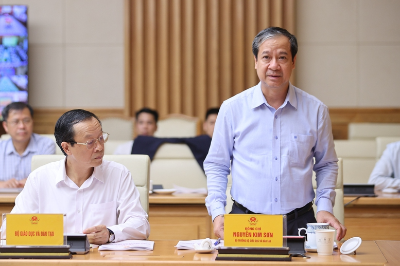 Bộ trưởng Bộ GD&ĐT Nguyễn Kim Sơn phát biểu tại Hội nghị - Ảnh: VGP/Nhật Bắc