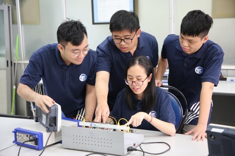 Năm học 2025-2026, loạt các trường đại học đào tạo ngành Công nghệ thông tin trên cả nước dự kiến áp dụng mức học phí từ 18,4 - 140,5 triệu đồng/năm học. Ảnh minh họa