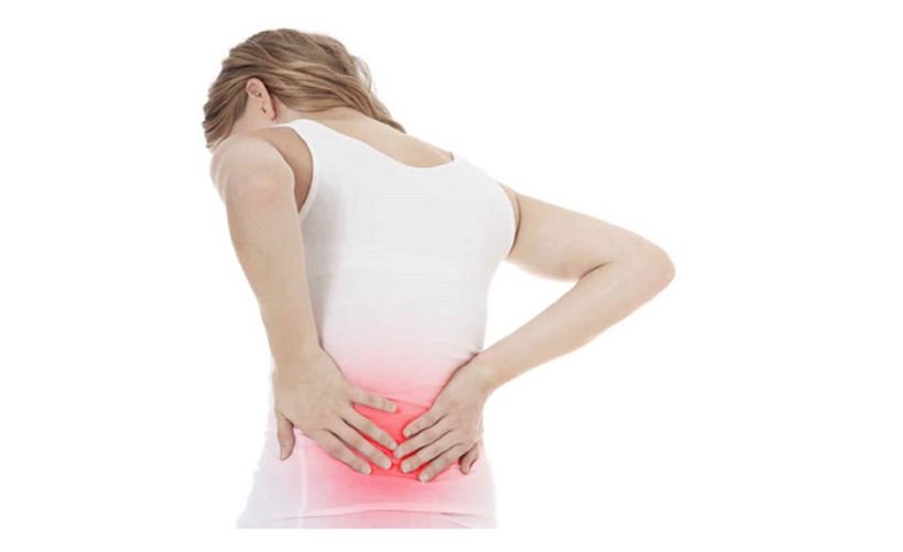 Đau lưng dưới là triệu chứng thường gặp của thoát vị đĩa đệm L5 S1.