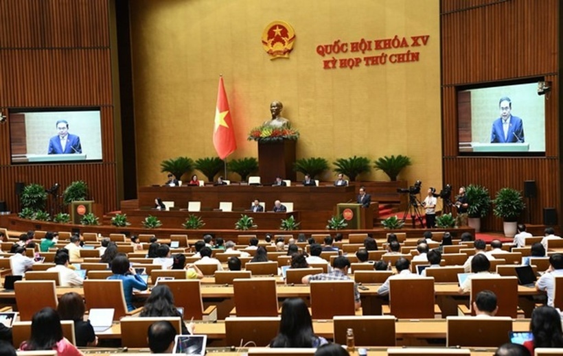 Quang cảnh phiên chất vấn và trả lời chất vấn sáng 19/6.