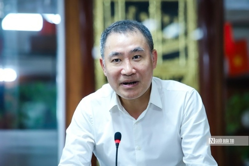Nhà báo Phạm Quốc Huy – Tổng biên tập Tạp chí Đời sống và Pháp luật chia sẻ tại buổi gặp mặt.