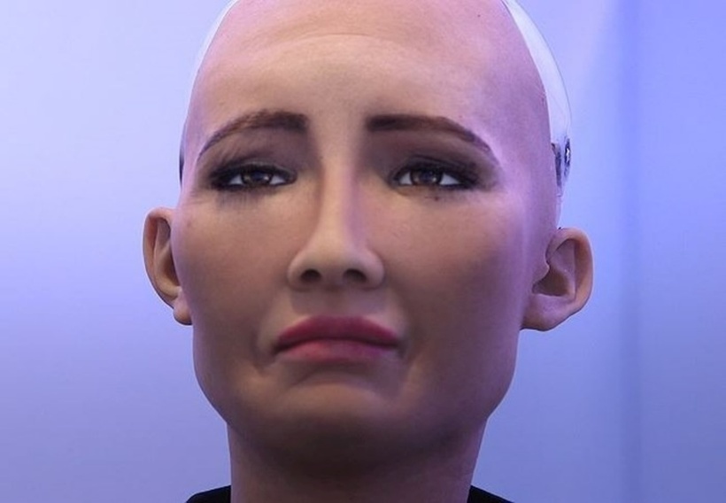 Robot Sophia có khả năng biểu cảm trên gương mặt và “bộc lộ cảm xúc”.