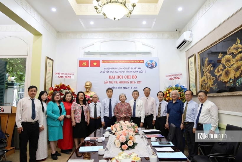 Tân Bí Thư chi bộ Viện IBLA Viện Khoa học pháp lý và Kinh doanh quốc tế (IBLA) nhiệm kỳ 2025 - 2027 ra mắt Đại hội.