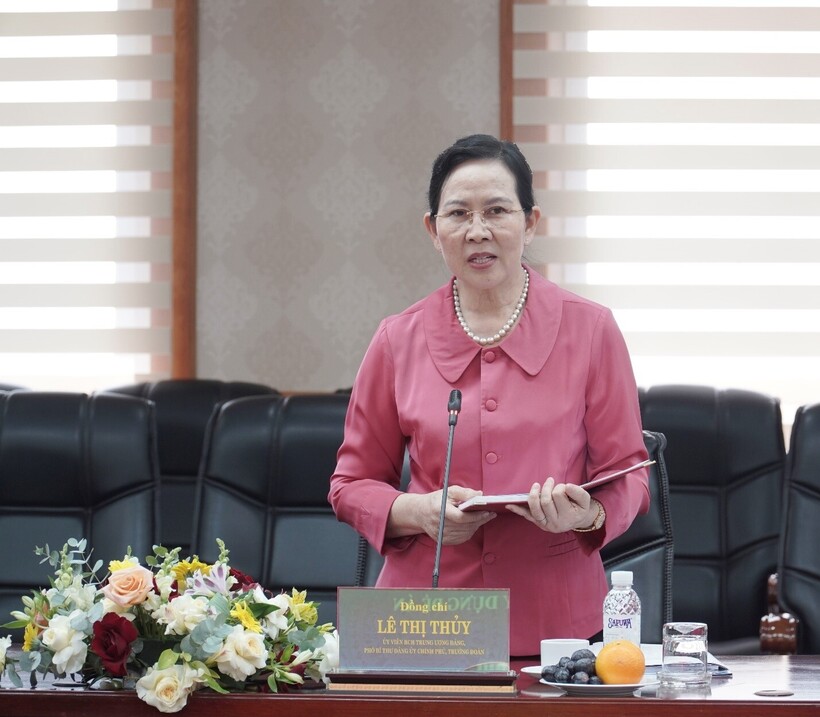 Đồng chí Lê Thị Thủy ghi nhận, đánh giá cao những kết quả đạt được của Đảng ủy Petrovietnam và các đơn vị