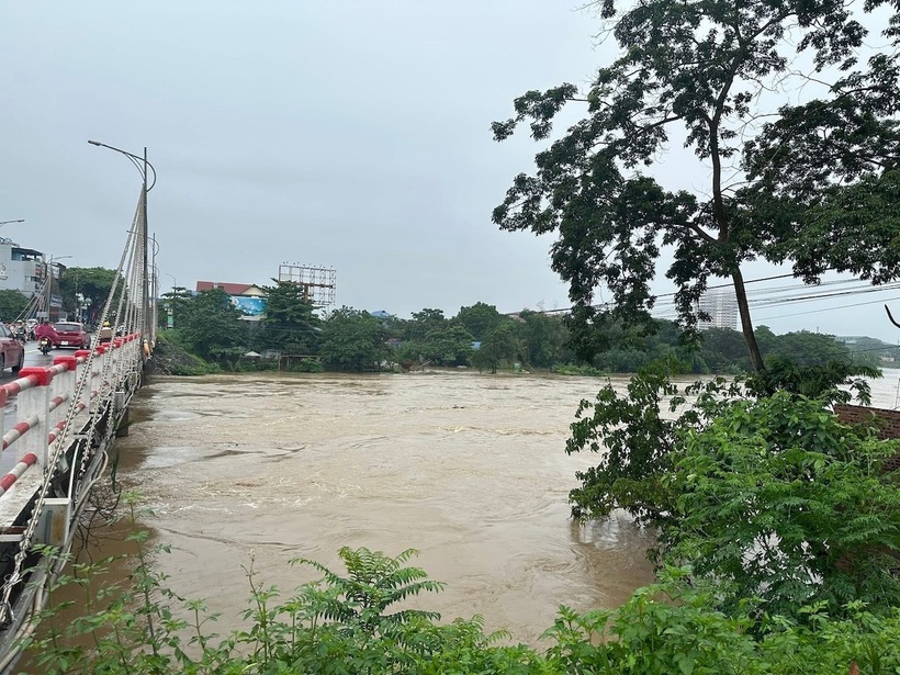 Thượng lưu sông Cầu tại Gia Bảy, Thái Nguyên có khả năng lên mức trên BĐ3 trong 12h tới