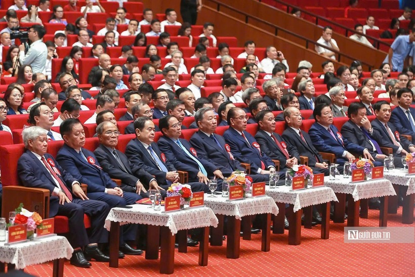 Các đồng chí lãnh đạo, nguyên lãnh đạo Đảng, Nhà nước dự Lễ Kỷ niệm.