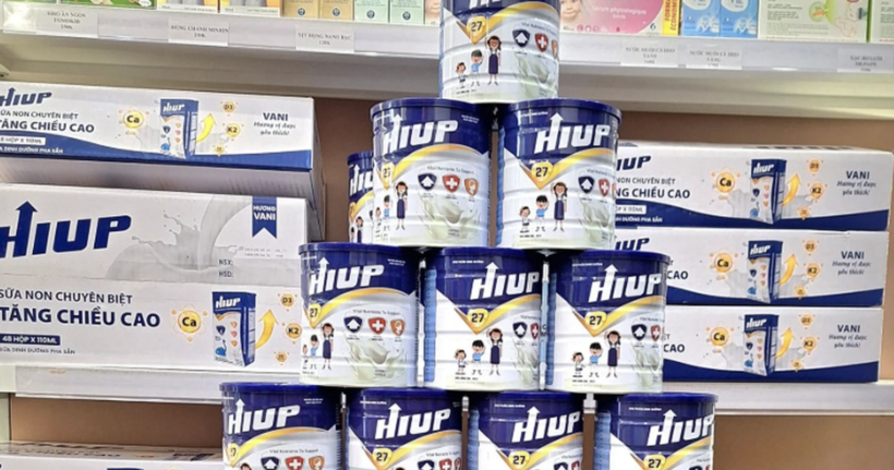 Thị trường bán một lon sữa Hiup 27 với giá trung bình hơn 546.000 đồng (Ảnh: A.P.).