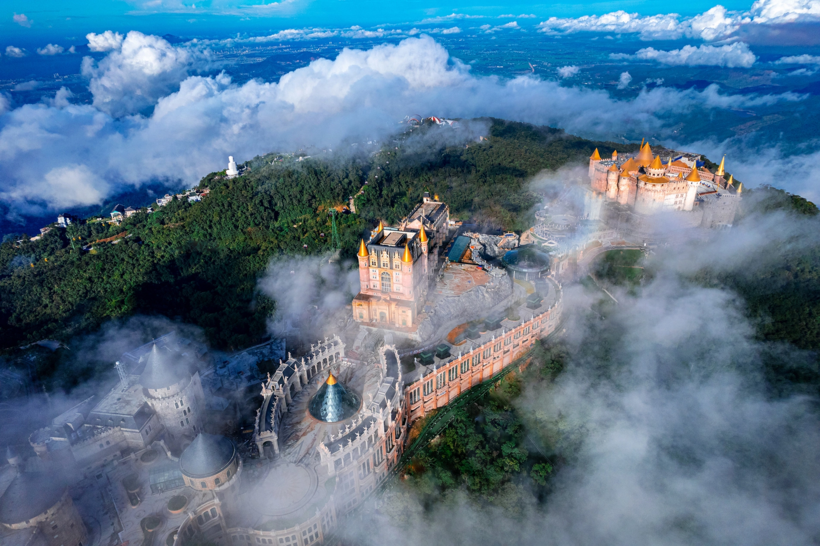 Khu du lịch Bà Nà Hills nhìn từ trên cao. Ảnh: BQL Bà Nà Hills