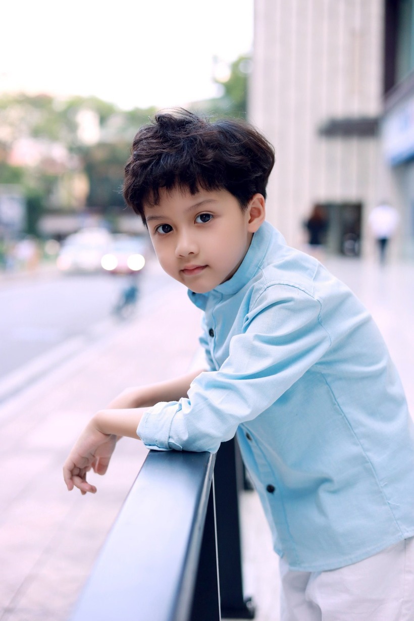 Việc đặt tên không chỉ đơn thuần là một danh xưng, mà còn chứa đựng nhiều ý nghĩa sâu sắc, thể hiện những mong muốn và kỳ vọng của gia đình về tương lai của em bé. Ảnh minh họa.