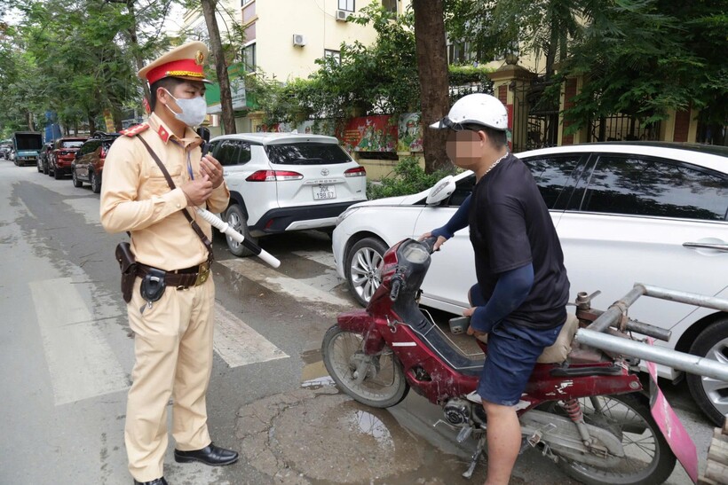 Thông qua biện pháp này, hình ảnh vi phạm được thông tin cho tổ công tác phía trước dừng xe xử lý hoặc lưu trữ làm căn cứ xử phạt nguội.
