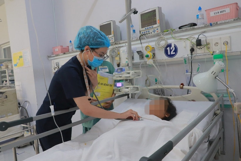 Sản phụ đang được theo dõi tại phòng hồi sức của Bệnh viện Đa khoa TP Cần Thơ. Ảnh: BVCC.