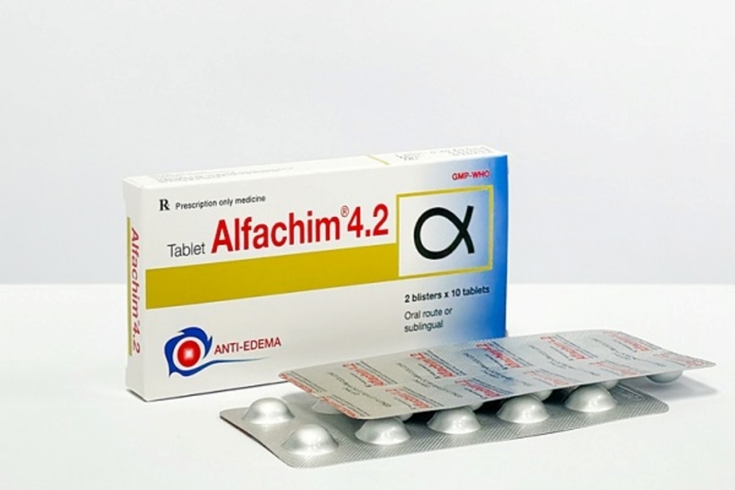 Viên nén Alfachim 4.2 là thuốc chống phù nề và kháng viêm, dùng trong điều trị phù nề sau chấn thương, bỏng, sau phẫu thuật. Ảnh: Sức Khỏe & Đời Sống