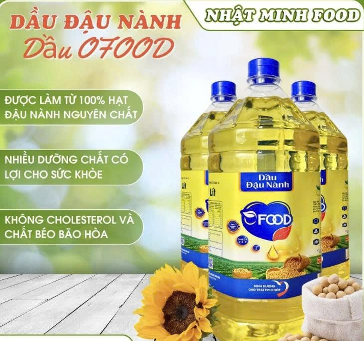 Dầu đậu nành Ofood của Công ty Nhật Minh Food vừa được cơ quan chức năng xác định sử dụng dầu ăn dành cho thức ăn chăn nuôi chế biến thành dầu ăn cho người. Ảnh: VOV
