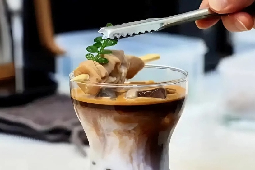 Thức uống này có vị mặn và ngọt, giống như vị của “phô mai mặn”. Ảnh: Baidu.