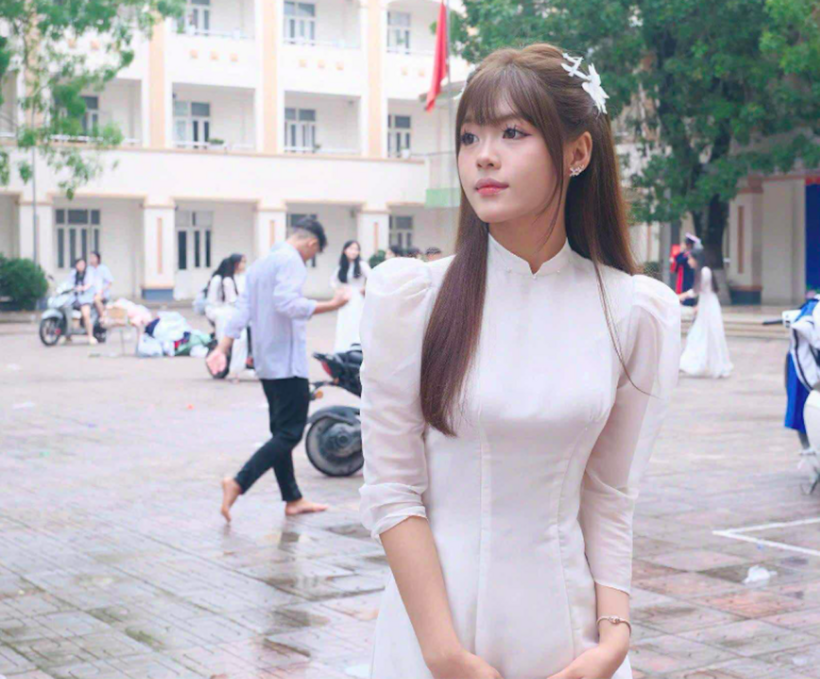 Em Trần Hồng Hạnh, học sinh trường THPT Ngọc Tảo (Hà Nội)