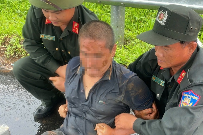 Người đàn ông có dấu hiệu không ổn định về tâm lý. Ảnh: Vietnamnet