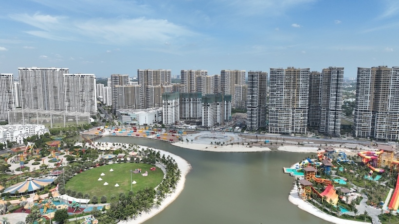 The Beverly Walk nằm giữa hệ thống tiện ích khổng lồ của Vinhomes Grand Park