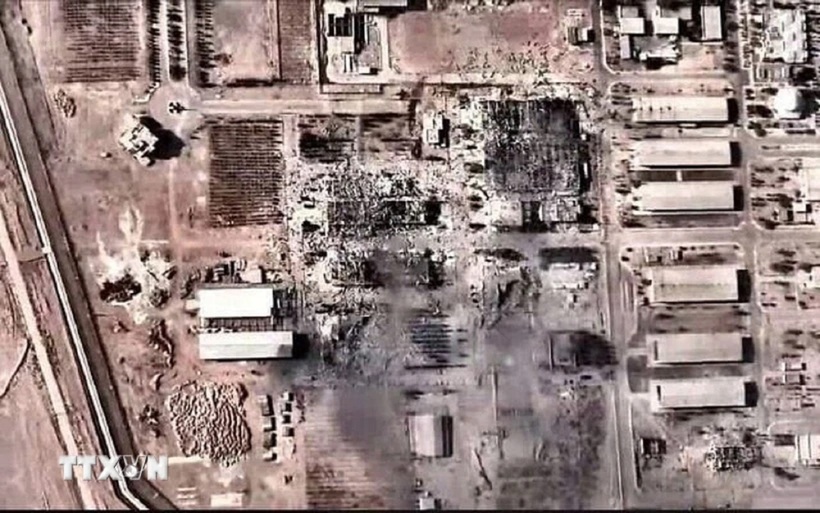 Cơ sở hạt nhân Isfahan của Iran bị phá hủy nặng nề trong đợt không kích sáng 21/6. (Ảnh: TTXVN)