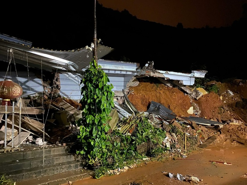 Hiện trường vụ sạt lở tại phường Đồng Tâm, TP.Yên Bái. (Ảnh: Cơ quan công an)