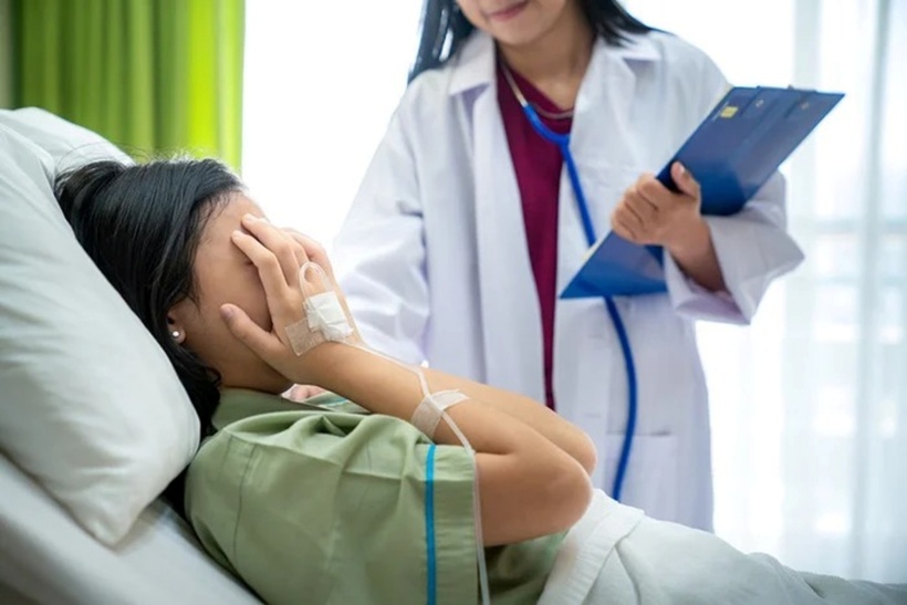 Mẹ bầu suy sụp khi biết nguyên nhân. Ảnh minh họa.